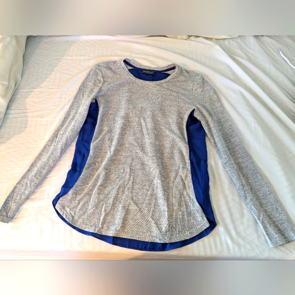 Mixed materials two tone tee